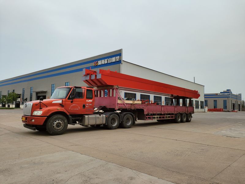 電動(dòng)葫蘆橋式起重機(jī) 3臺(tái) LH5t-17m 制作完成，發(fā)往河南漯河交付客戶使用。